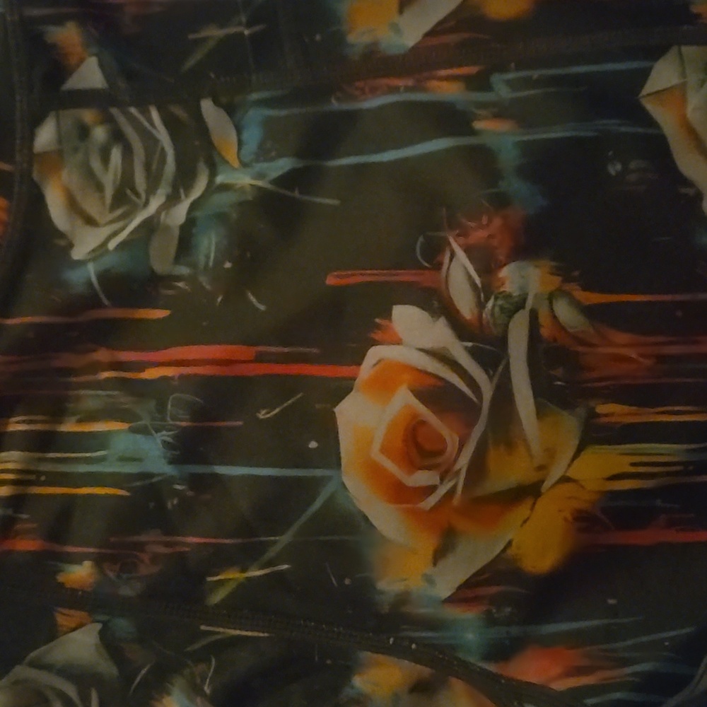 Constantly Varied Gear Dripping Roses Capris - Picture 3 of 3